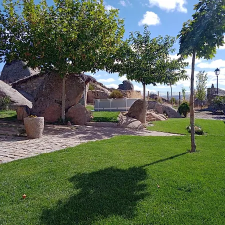 Casa de Campo Entre Piedras Y Musgo *